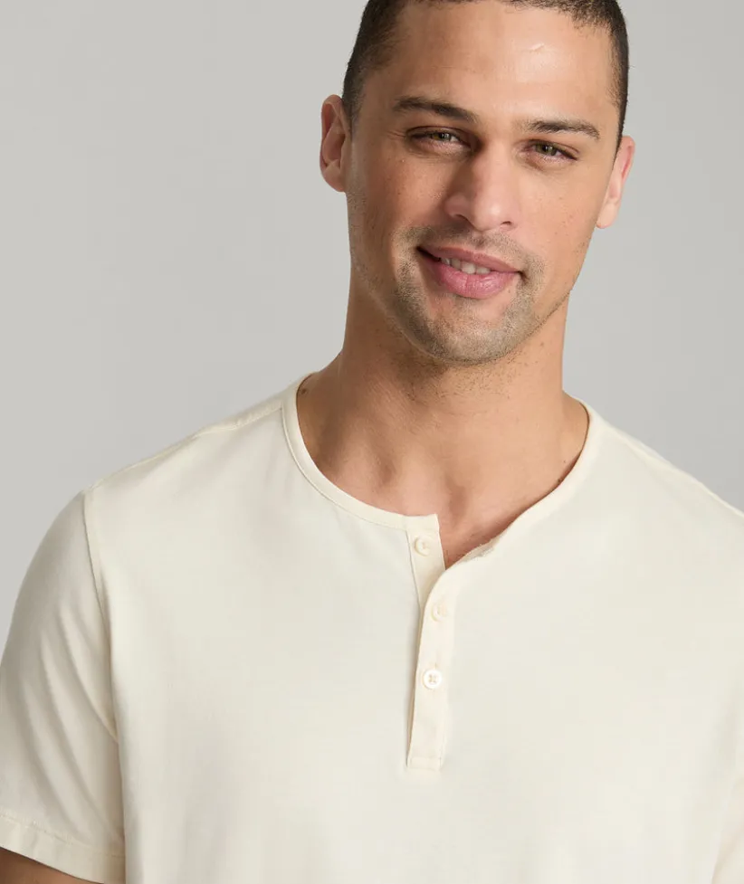 ecosoft-short-sleeve-henley-KBLrTpvi-3.webp Tees & Henleys>UNTUCKit EcoSoft™ Short-Sleeve Henley