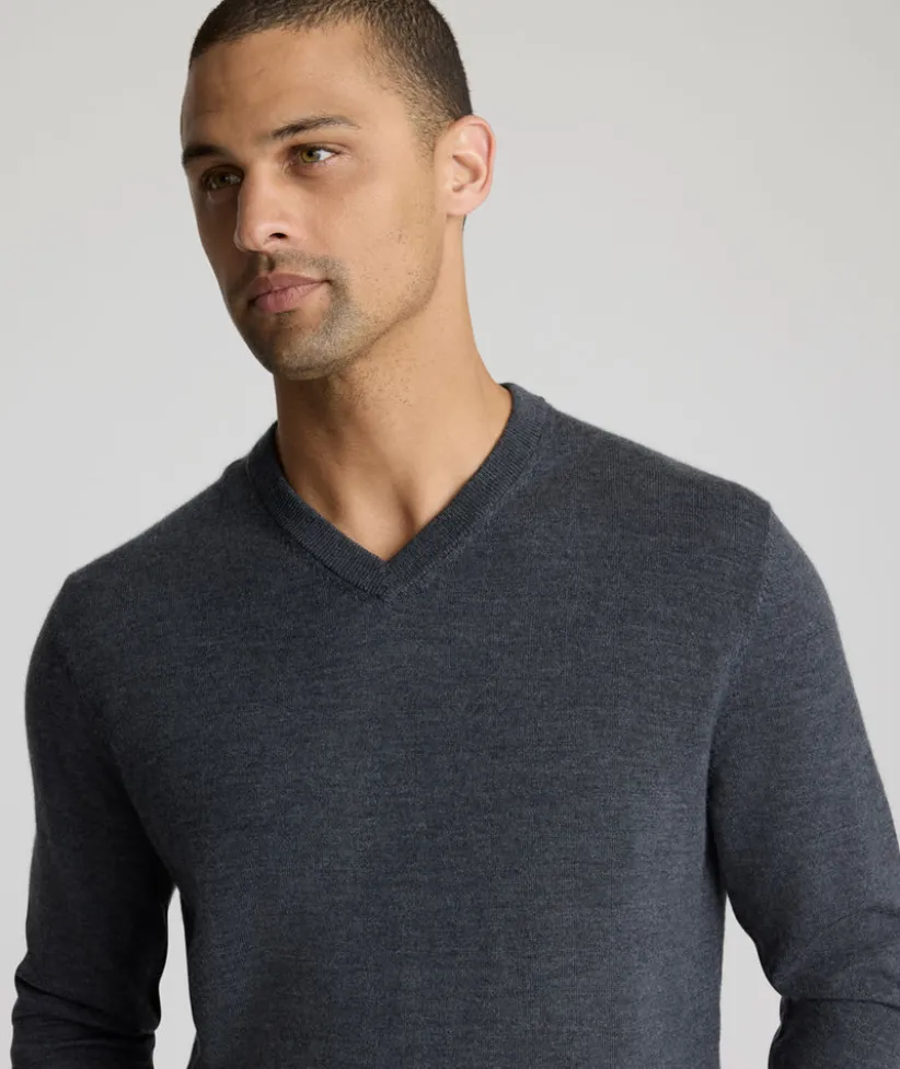 merino-wool-v-neck-sweater-BMvoVYnB-3.webp Sweaters>UNTUCKit Merino Wool V-Neck Sweater