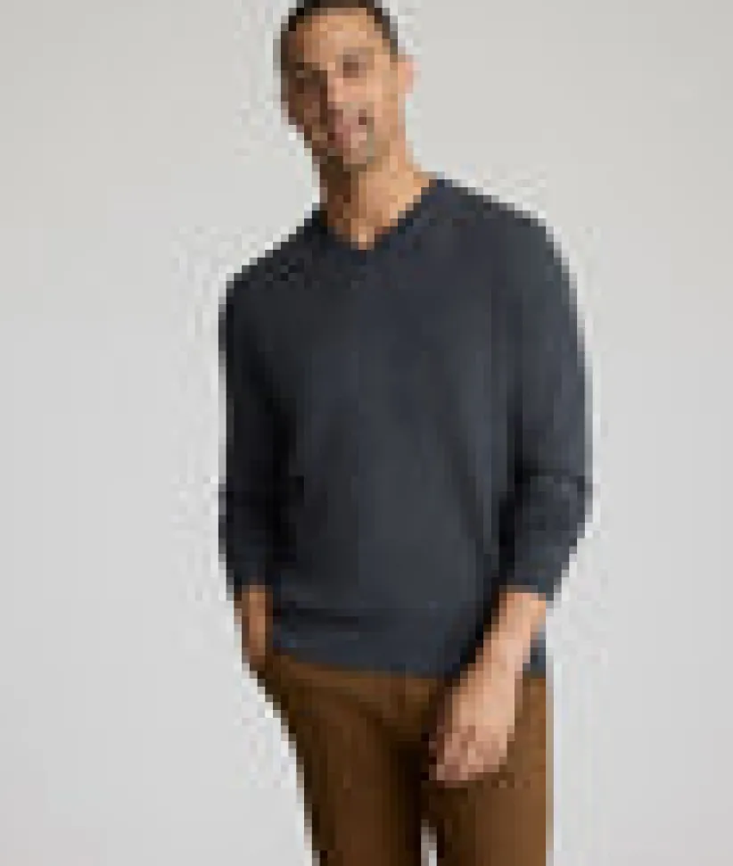 merino-wool-v-neck-sweater-BMvoVYnB-4.webp Sweaters>UNTUCKit Merino Wool V-Neck Sweater
